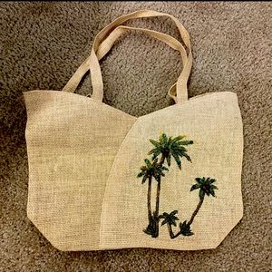 Straw bag tote with palm trees